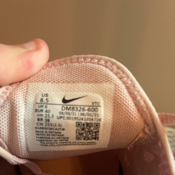 Nike Pink Sneakers Air Max 270 - Picture 4 of 4